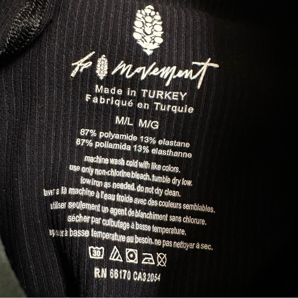 FREE PEOPLE FP Movement Throw Set in Black Blue Combo Sz. Medium Large - Picture 9 of 10